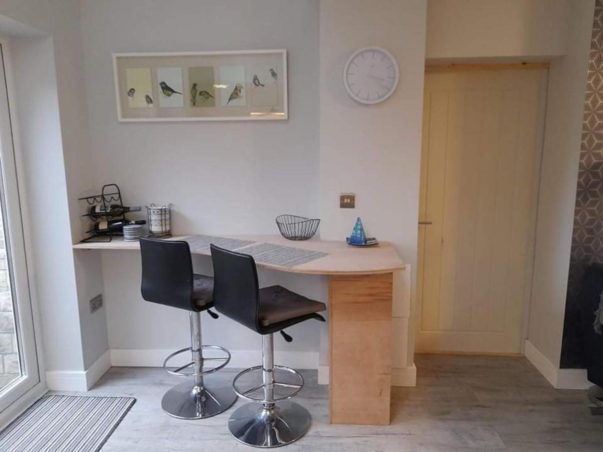 Outstanding Modern 1-Bed House In Chippenham Chippenham (Wiltshire) Eksteriør billede