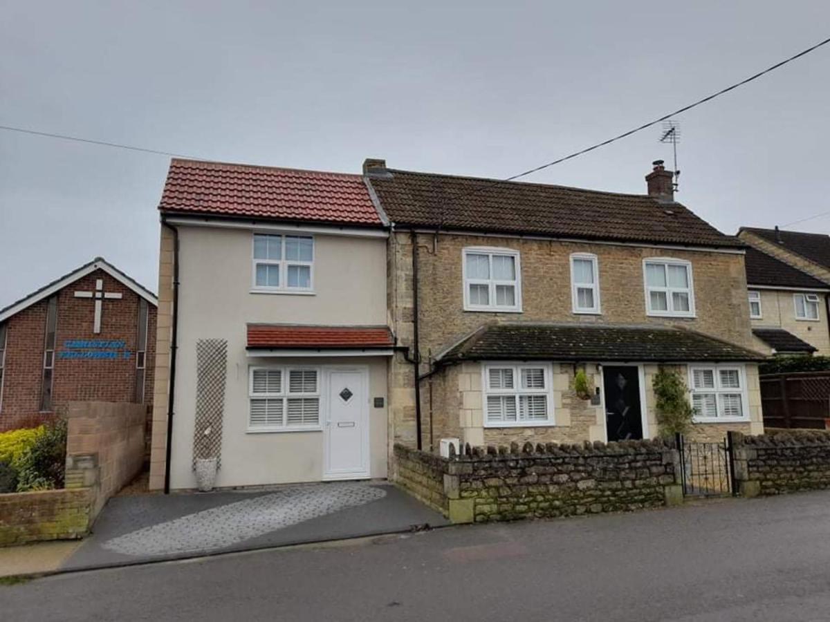Outstanding Modern 1-Bed House In Chippenham Chippenham (Wiltshire) Eksteriør billede