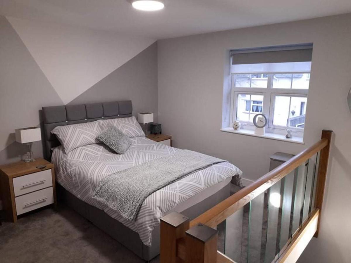 Outstanding Modern 1-Bed House In Chippenham Chippenham (Wiltshire) Eksteriør billede