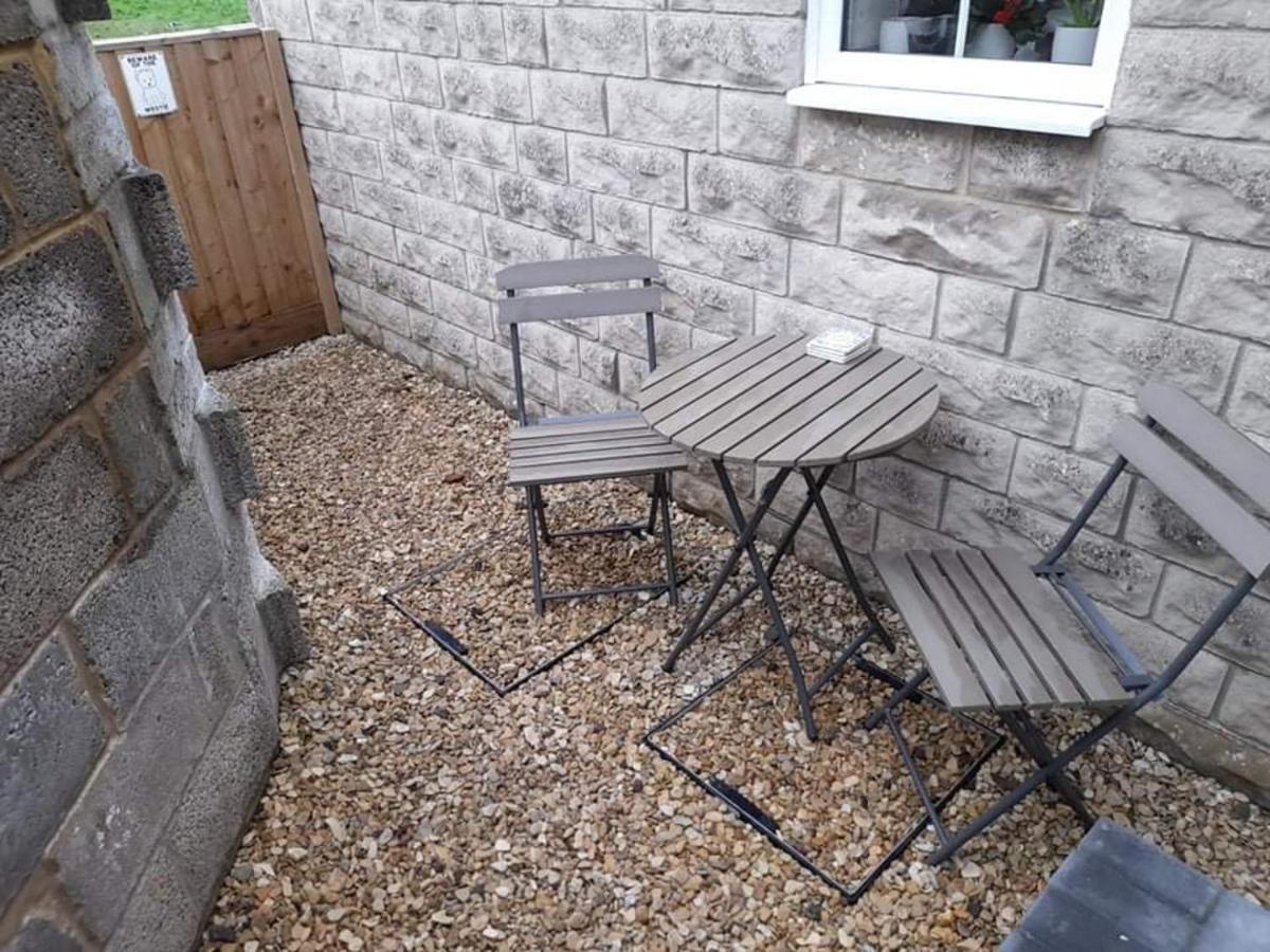 Outstanding Modern 1-Bed House In Chippenham Chippenham (Wiltshire) Eksteriør billede